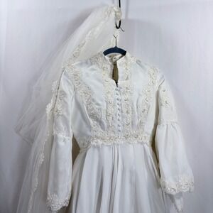 Vintage 70s Victorian Style White Wedding Dress Bridal Gown & Veil Lace Beading